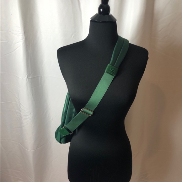 Crossbody sling bag NWOT in emerald green! - Picture 3 of 4